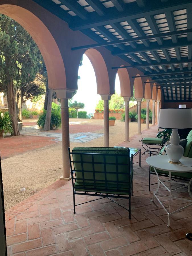 מאלגה Soho Boutique Castillo De Santa Catalina - Adults Recommended מראה חיצוני תמונה The hotel's courtyard