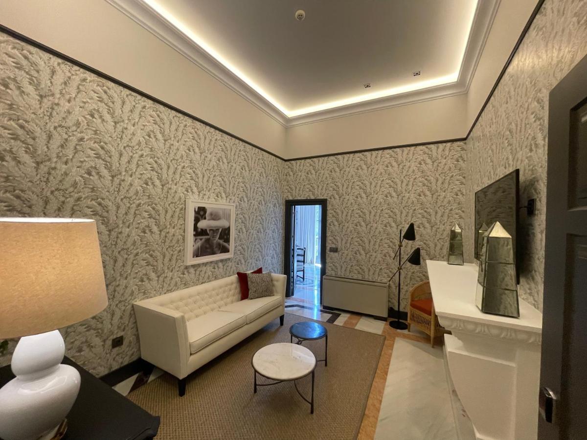 מאלגה Soho Boutique Castillo De Santa Catalina - Adults Recommended מראה חיצוני תמונה The interior of the suite