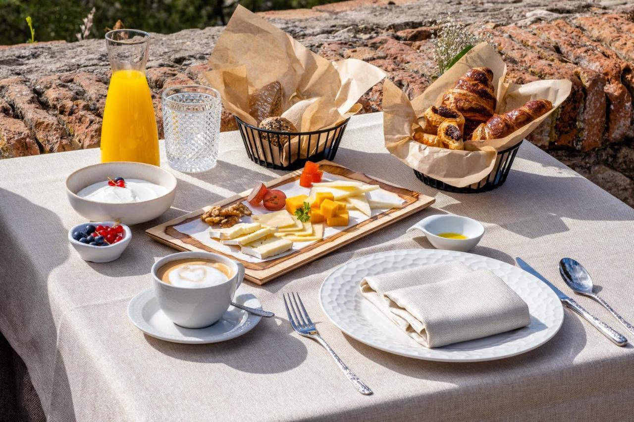 מאלגה Soho Boutique Castillo De Santa Catalina - Adults Recommended מראה חיצוני תמונה Breakfast at the hotel