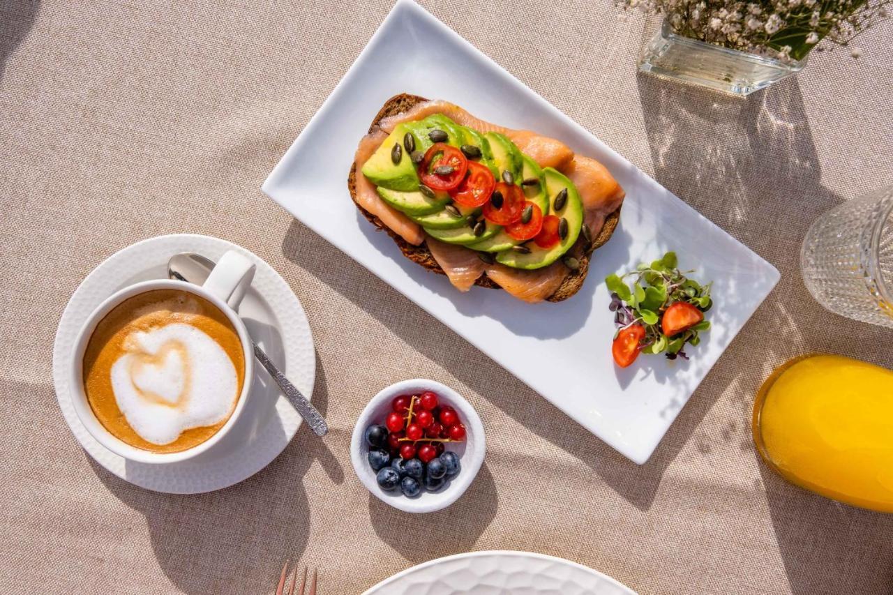 מאלגה Soho Boutique Castillo De Santa Catalina - Adults Recommended מראה חיצוני תמונה A breakfast at the hotel