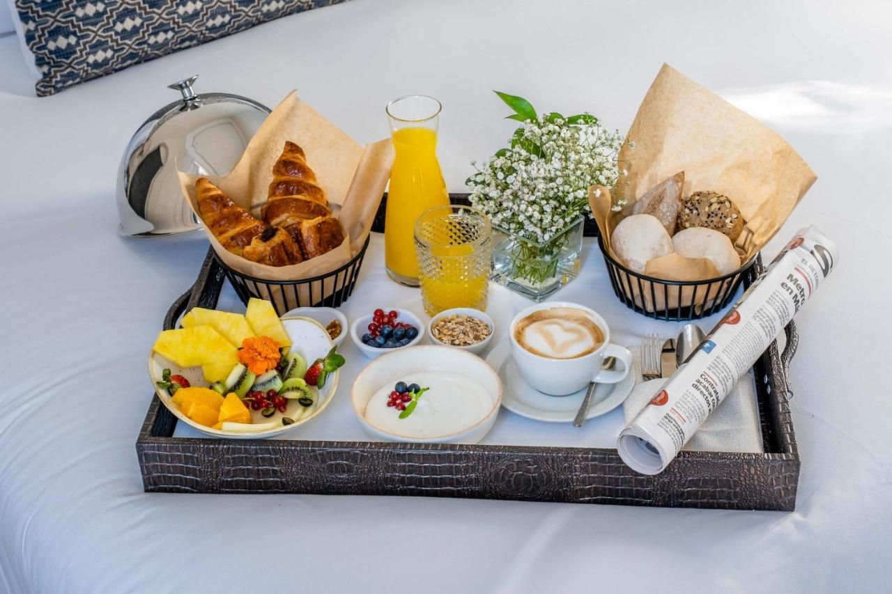 מאלגה Soho Boutique Castillo De Santa Catalina - Adults Recommended מראה חיצוני תמונה Room service breakfast