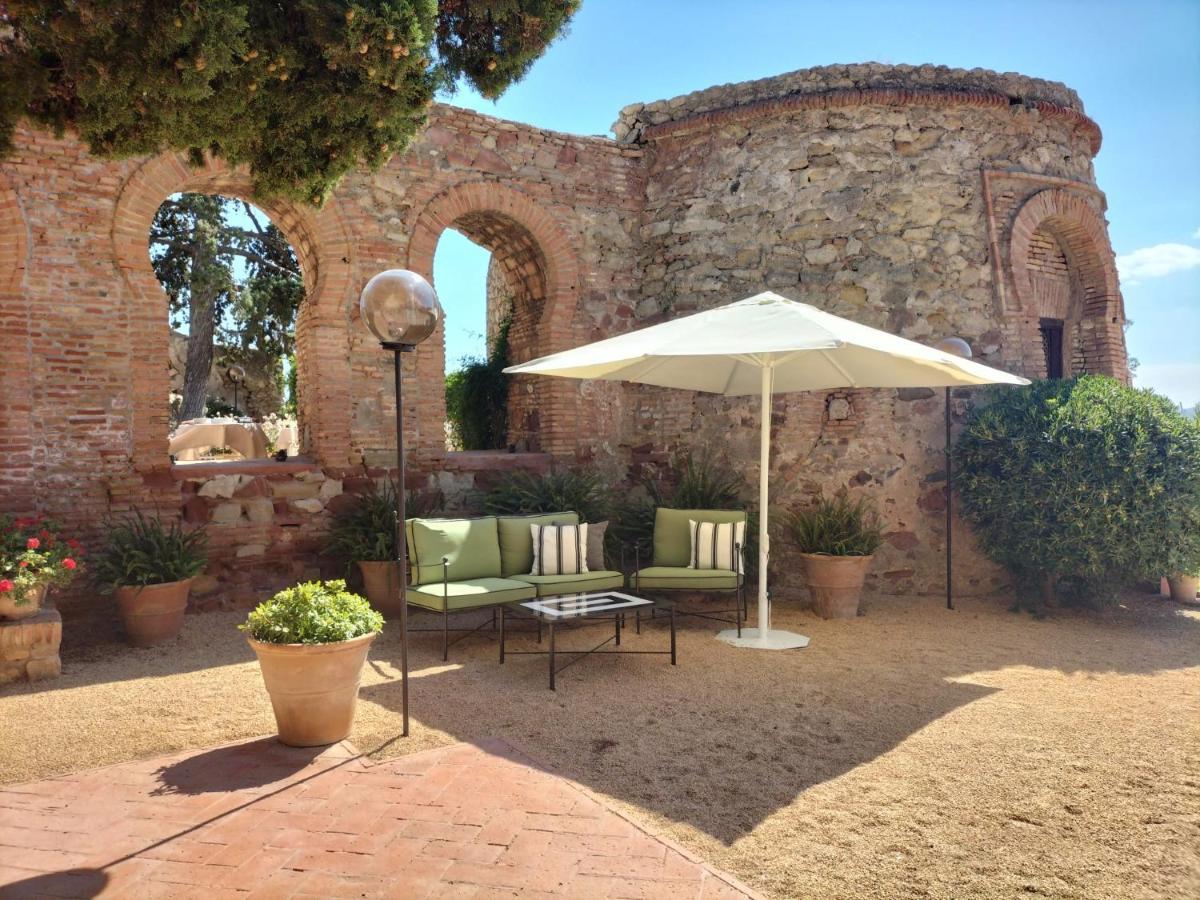 מאלגה Soho Boutique Castillo De Santa Catalina - Adults Recommended מראה חיצוני תמונה The Roman baths of the city of Mérida, Spain
