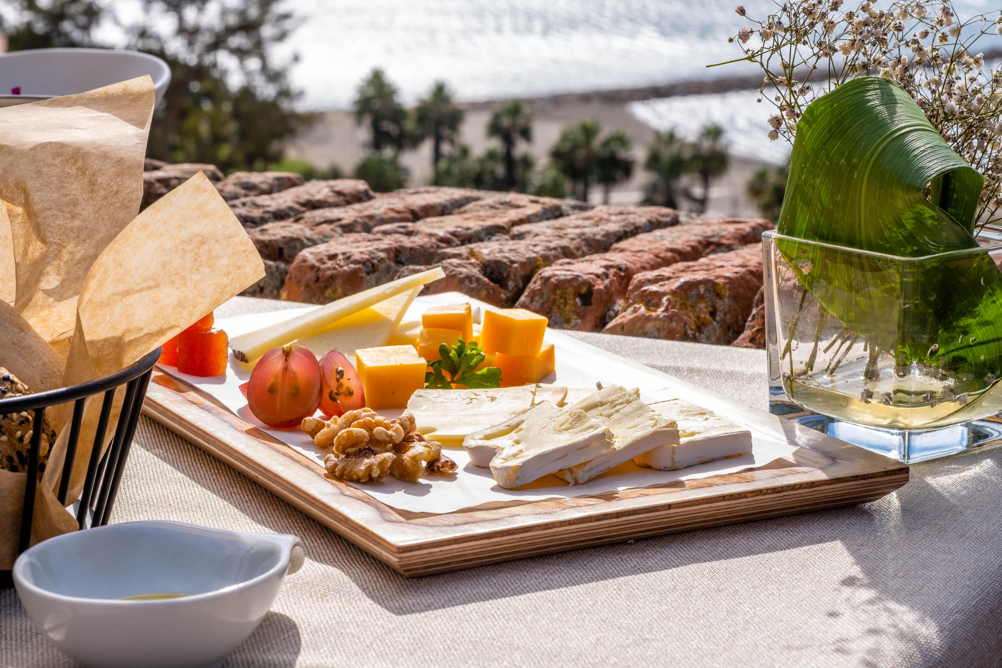 מאלגה Soho Boutique Castillo De Santa Catalina - Adults Recommended מראה חיצוני תמונה A cheese platter