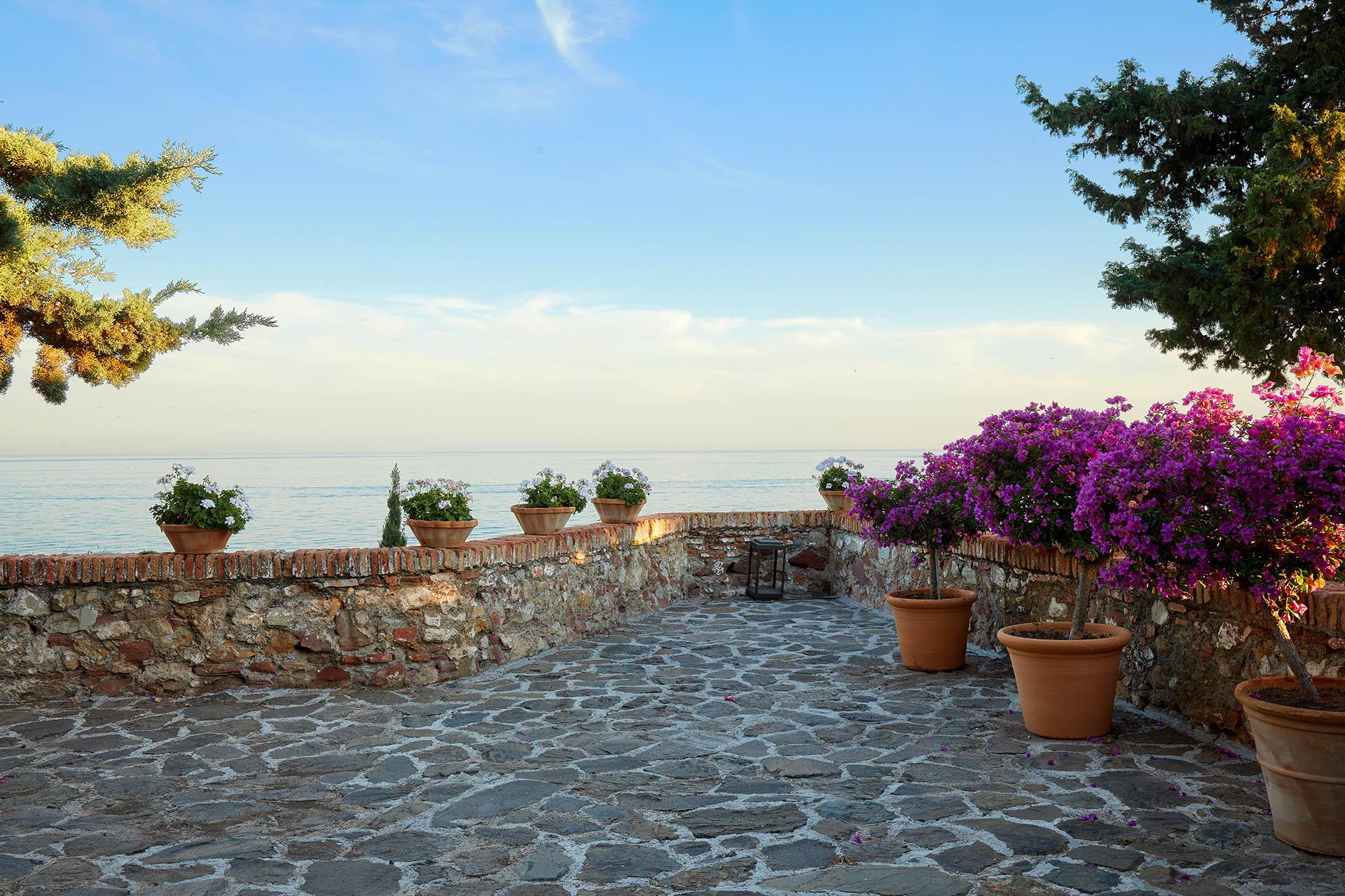 מאלגה Soho Boutique Castillo De Santa Catalina - Adults Recommended מראה חיצוני תמונה View of the sea from the monastery