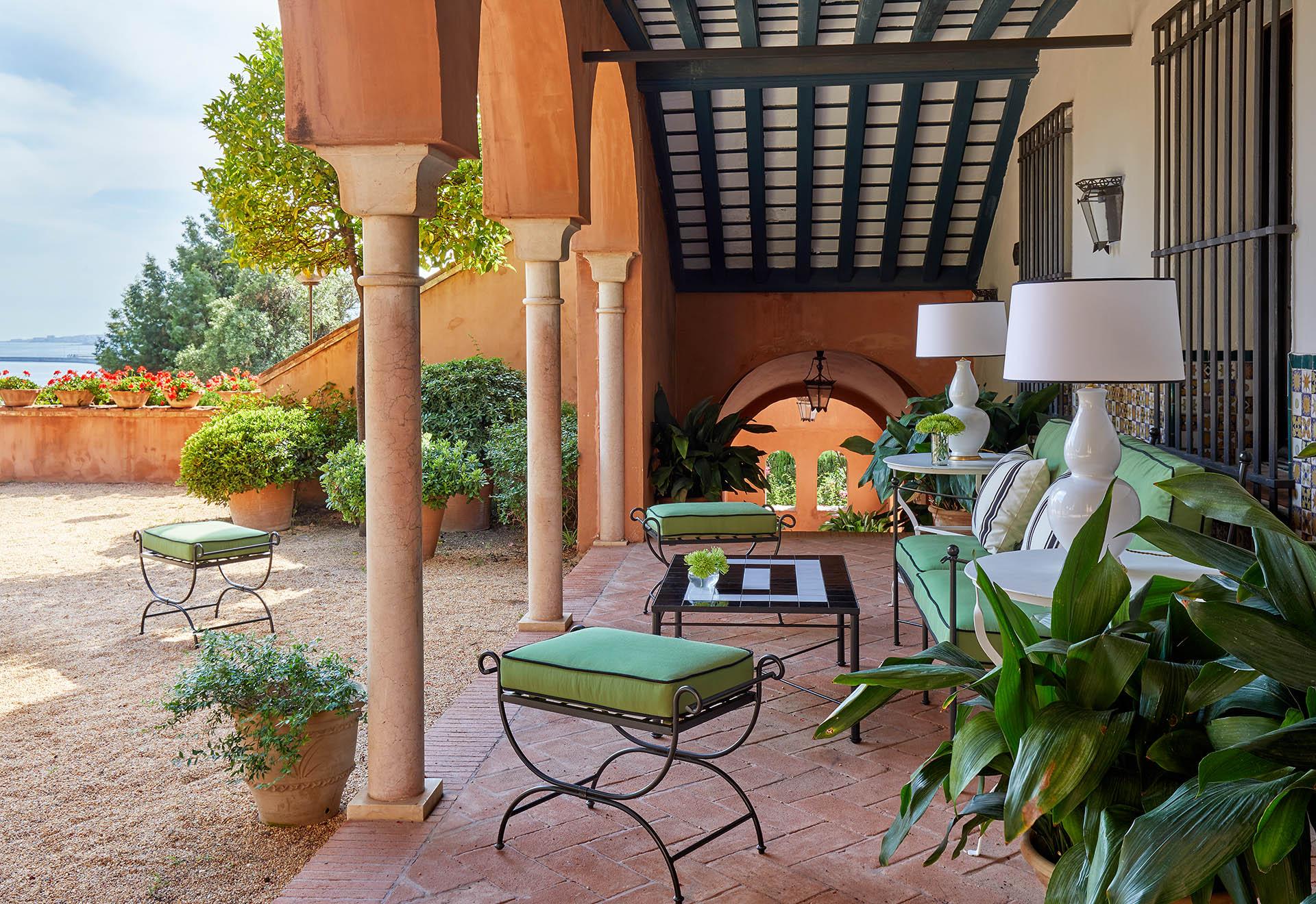 מאלגה Soho Boutique Castillo De Santa Catalina - Adults Recommended מראה חיצוני תמונה The patio at the Royal Palm Hotel