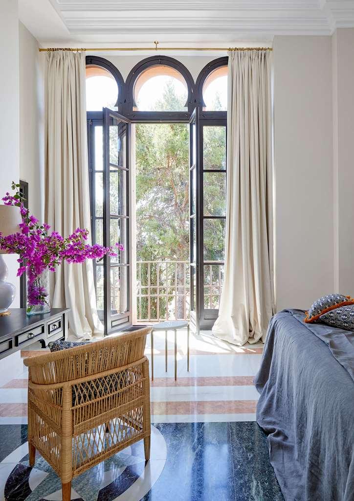 מאלגה Soho Boutique Castillo De Santa Catalina - Adults Recommended חדר תמונה Curtains in a bedroom
